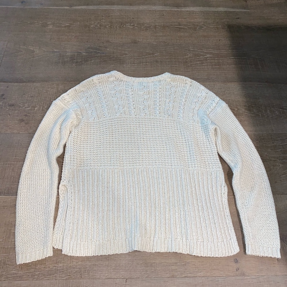 ABERCROMBIE AND FITCH CREAM CABLE KNIT SWEATER - Picture 3 of 3